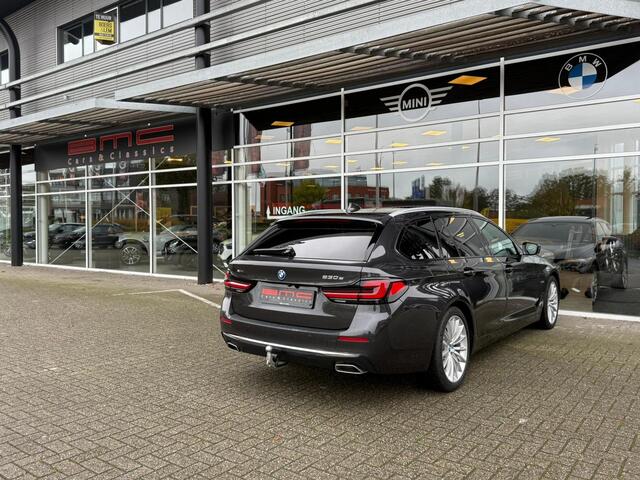 BMW 5-SERIE Touring 530e xDrive HE Luxury Line Panorama HUD Comfortstoelen Laser