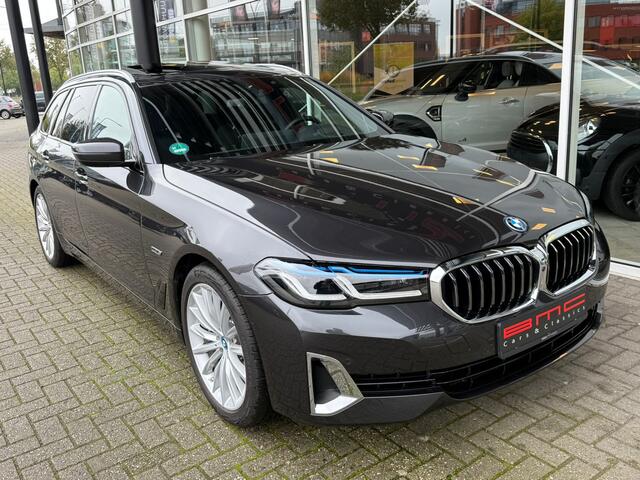 BMW 5-SERIE Touring 530e xDrive HE Luxury Line Panorama HUD Comfortstoelen Laser