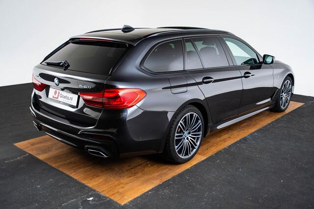 BMW 5-SERIE Touring 540i xDrive High Executive M Sportpakket - Trekhaak - panoramadak - Parking/Driving Assistant - Comfortstoelen voor - Head up display - Elektrisch verwarmde voor- en achterstoelen