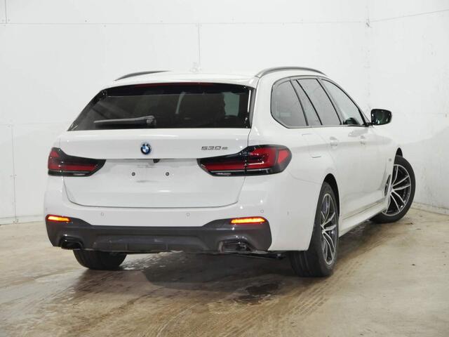 BMW 5-SERIE Touring 530e M-Sport | 2024!!! | Trekhaak | Leder | Camera | Driving Assistant Professional | Laser | Verwacht eind Nov.