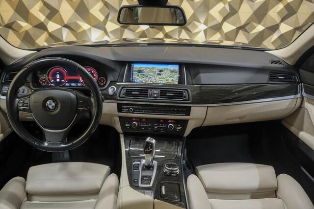 BMW 5-SERIE Touring 520i 184pk Luxury Edition Facelift Comfortstoelen Navigatie Pro Virtual cockpit Memory NLauto