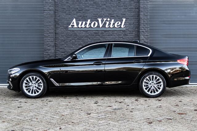 BMW 5-SERIE 520i High Executive Luxury Line | Live Cockpit Pro | Comfortleder | Adaptive LED | Comfort Access | Memory