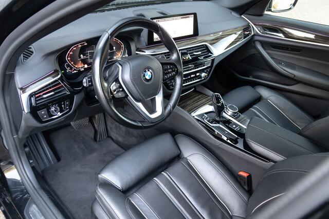 BMW 5-SERIE 520i High Executive Luxury Line | Live Cockpit Pro | Comfortleder | Adaptive LED | Comfort Access | Memory