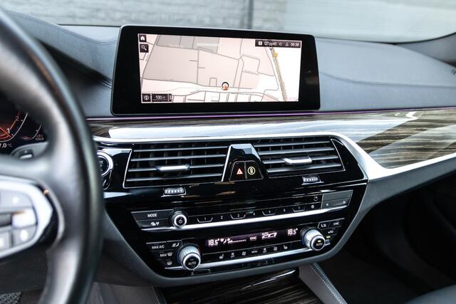 BMW 5-SERIE 520i High Executive Luxury Line | Live Cockpit Pro | Comfortleder | Adaptive LED | Comfort Access | Memory