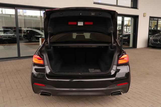BMW 5-SERIE 520i Business Edition Plus | M Sportpakket | Comfort Access Pakket