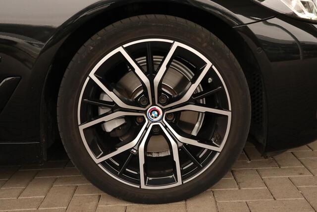 BMW 5-SERIE 520i Business Edition Plus | M Sportpakket | Comfort Access Pakket