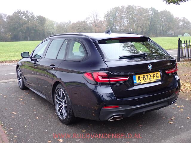 BMW 5-SERIE Touring 520i LCI M-PAKKET SHADOWLINE PANODAK/COMFORTLEER/TREKHAAK