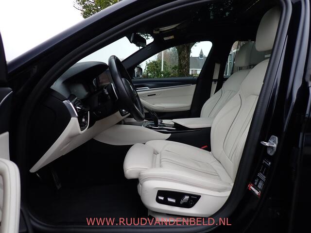 BMW 5-SERIE Touring 520i LCI M-PAKKET SHADOWLINE PANODAK/COMFORTLEER/TREKHAAK