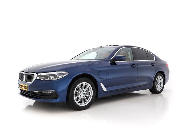 BMW 5-SERIE 530e iPerformance eDrive Edition (INCL.BTW) *PANO | DAKOTA-VOLLEDER | VIRTUAL-COCKPIT | FULL-LED | HIFI-SOUND | MEMORY-PACK | DAB+ | NAVI-FULLMAP | AMBIENT-LIGHT | ECC | PDC | CRUISE | COMFORT-SEATS | 17"ALU*