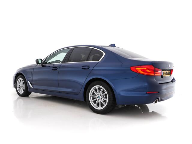 BMW 5-SERIE 530e iPerformance eDrive Edition (INCL.BTW) *PANO | DAKOTA-VOLLEDER | VIRTUAL-COCKPIT | FULL-LED | HIFI-SOUND | MEMORY-PACK | DAB+ | NAVI-FULLMAP | AMBIENT-LIGHT | ECC | PDC | CRUISE | COMFORT-SEATS | 17"ALU*