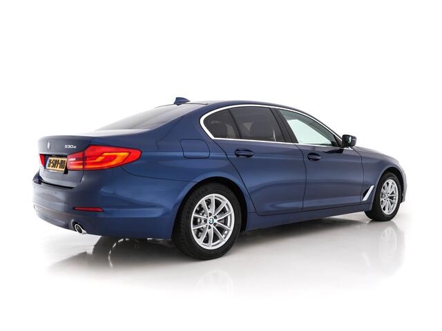 BMW 5-SERIE 530e iPerformance eDrive Edition (INCL.BTW) *PANO | DAKOTA-VOLLEDER | VIRTUAL-COCKPIT | FULL-LED | HIFI-SOUND | MEMORY-PACK | DAB+ | NAVI-FULLMAP | AMBIENT-LIGHT | ECC | PDC | CRUISE | COMFORT-SEATS | 17"ALU*