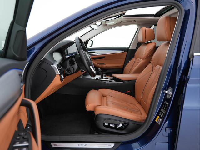 BMW 5-SERIE 530e iPerformance eDrive Edition (INCL.BTW) *PANO | DAKOTA-VOLLEDER | VIRTUAL-COCKPIT | FULL-LED | HIFI-SOUND | MEMORY-PACK | DAB+ | NAVI-FULLMAP | AMBIENT-LIGHT | ECC | PDC | CRUISE | COMFORT-SEATS | 17"ALU*