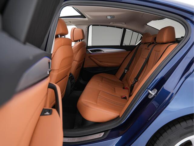 BMW 5-SERIE 530e iPerformance eDrive Edition (INCL.BTW) *PANO | DAKOTA-VOLLEDER | VIRTUAL-COCKPIT | FULL-LED | HIFI-SOUND | MEMORY-PACK | DAB+ | NAVI-FULLMAP | AMBIENT-LIGHT | ECC | PDC | CRUISE | COMFORT-SEATS | 17"ALU*
