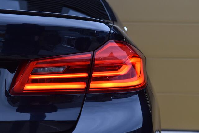 BMW 5-SERIE 530e iPerformance Executive * M-Sportpakket * Schuifdak * LED * Head-up * Keyless entry *