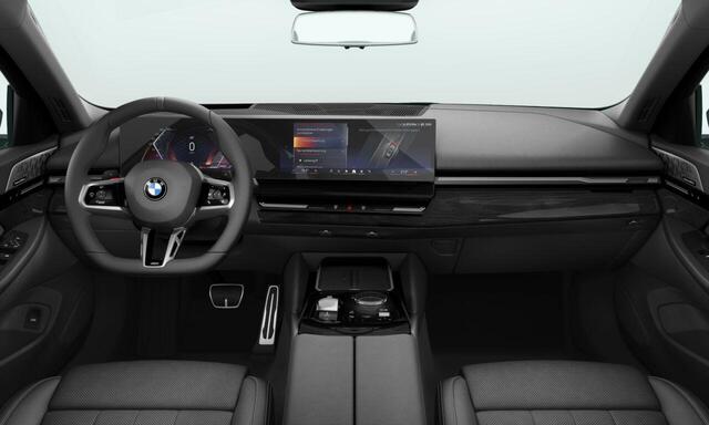 BMW 5-SERIE Touring 520i | M Sportpakket Pro | Travel Pack | Comfort Pack