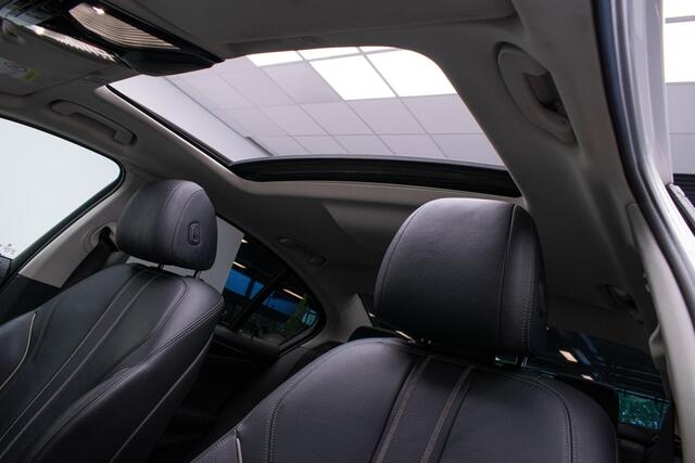 BMW 5-SERIE 540i xDrive Executive Edition | Pano| ACC| Head Up