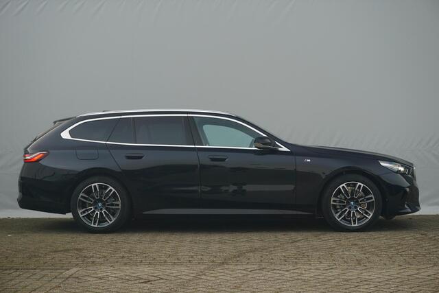 BMW 5-SERIE Touring 530e M Sport / Comfort Acces / Trekhaak / Harman Kardon / Driving Assistant Plus
