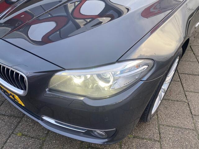 BMW 5-SERIE Touring 520i Luxury Edition | Navi | Cruise | Leer | 142.570 km Dealeronderhouden