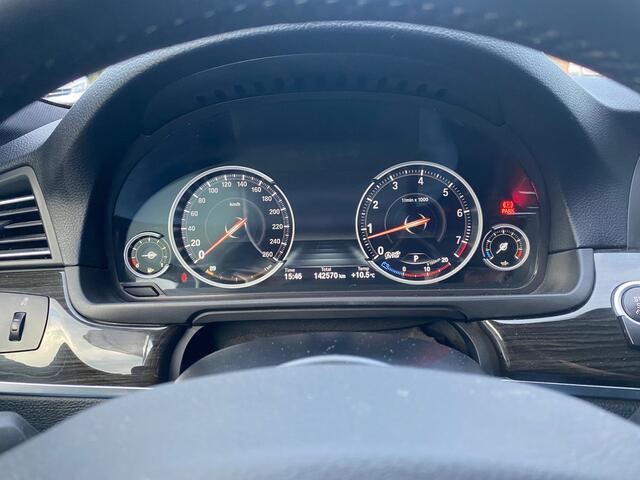 BMW 5-SERIE Touring 520i Luxury Edition | Navi | Cruise | Leer | 142.570 km Dealeronderhouden