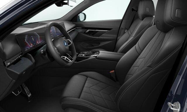 BMW 5-SERIE Touring 530e M Sportpakket | Driving Assistant Plus | Travel Pack | Elektr. Trekhaak