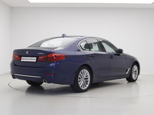 BMW 5-SERIE 530e xDrive Luxury | Active Cruise Control | Trekhaak | Softclose |