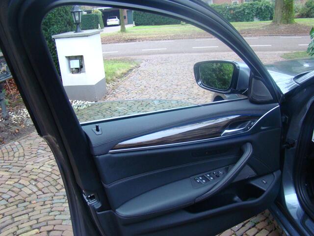 BMW 5-SERIE 520i High Executive Edition Luxury line