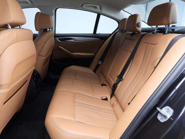 BMW 5-SERIE Sedan 520i | LED | Leder | Navigatie | Comfortzetels | Stoelverwarming | Elektr. zetels | DAB | Alu 17 inch