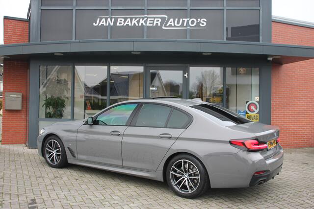 BMW 5-SERIE 520i Business Edition Plus ? M Sport ? Carplay ? Pano ? HUD ? Memory ?
