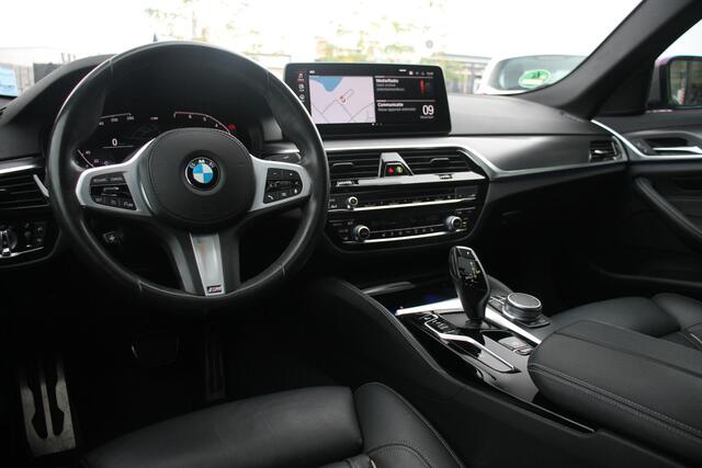 BMW 5-SERIE 520i Business Edition Plus ? M Sport ? Carplay ? Pano ? HUD ? Memory ?
