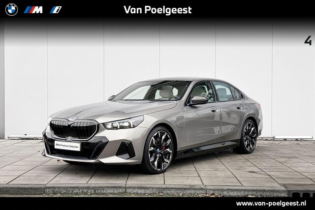 BMW 5-SERIE Sedan 550e xDrive M-Sport Pro Stuurwielrand Verwarming / Adaptief Onderstel Prof / Comfort Acces / Pano Dak / Shadow Line Koplampen / Stoelventilatie / Stoelverwarming Voor & Achter / Driving Assistant Prof / Parking Assistant Prof / Harman Kardon / M Ext