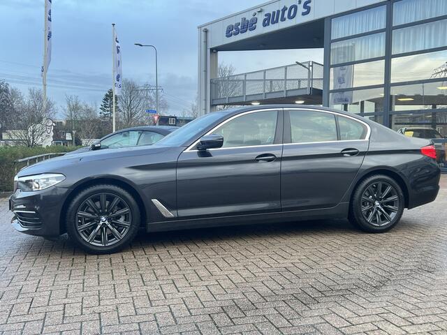 BMW 5-SERIE 520i Automaat Corporate Lease Executive Navigatie Prof DAB Stoelverwarming Carplay 18 Inch Lmv Donkere Hemel Led Koplampen NL Auto Sedan