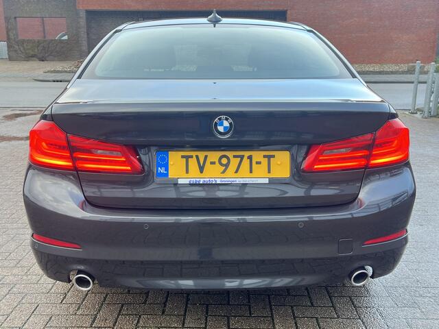 BMW 5-SERIE 520i Automaat Corporate Lease Executive Navigatie Prof DAB Stoelverwarming Carplay 18 Inch Lmv Donkere Hemel Led Koplampen NL Auto Sedan