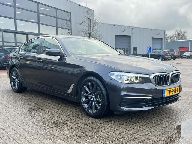 BMW 5-SERIE 520i Automaat Corporate Lease Executive Navigatie Prof DAB Stoelverwarming Carplay 18 Inch Lmv Donkere Hemel Led Koplampen NL Auto Sedan
