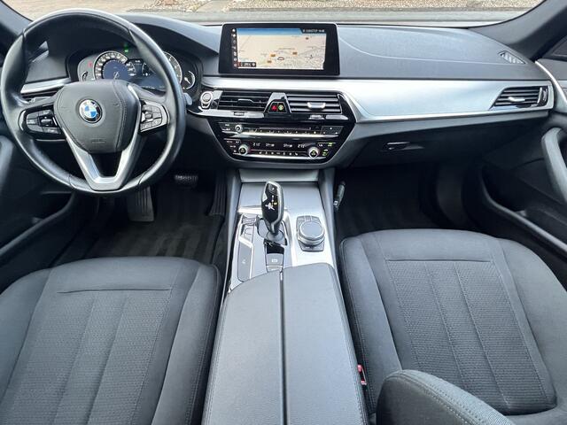 BMW 5-SERIE 520i Automaat Corporate Lease Executive Navigatie Prof DAB Stoelverwarming Carplay 18 Inch Lmv Donkere Hemel Led Koplampen NL Auto Sedan
