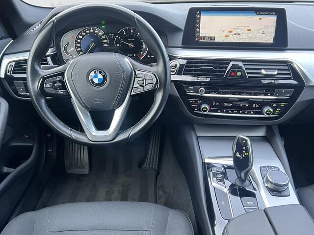 BMW 5-SERIE 520i Automaat Corporate Lease Executive Navigatie Prof DAB Stoelverwarming Carplay 18 Inch Lmv Donkere Hemel Led Koplampen NL Auto Sedan