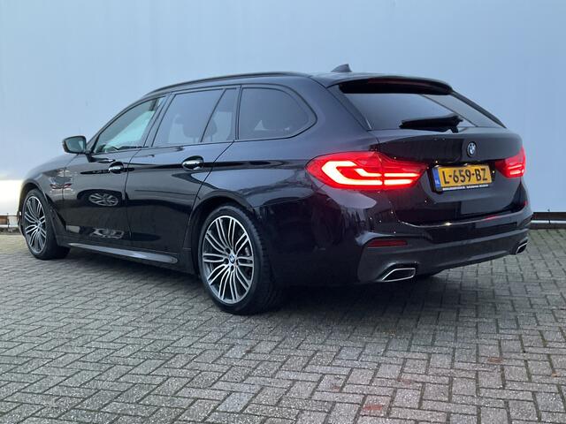 BMW 5-SERIE Touring 520D 191pk High Executive M-sport Pano.dak Trekhaak(2000kg)