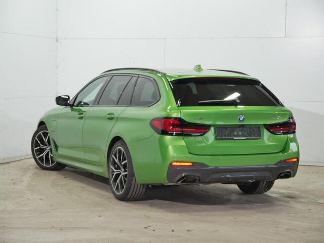 BMW 5-SERIE Touring 530e M-Sport Indivudual | 19" | Trekhaak | Driv. Ass. Pro |