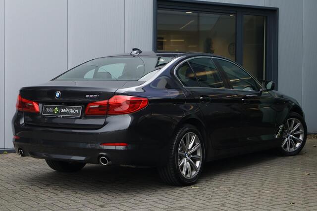 BMW 5-SERIE 530i High Executive / Schuifdak