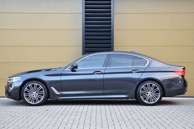 BMW 5-SERIE 520i High Executive * M Sportpakket * Comfortstoelen * HIFI * Head-up * Grootlichtassistent *
