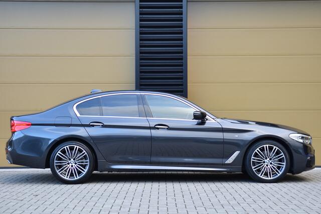 BMW 5-SERIE 520i High Executive * M Sportpakket * Comfortstoelen * HIFI * Head-up * Grootlichtassistent *