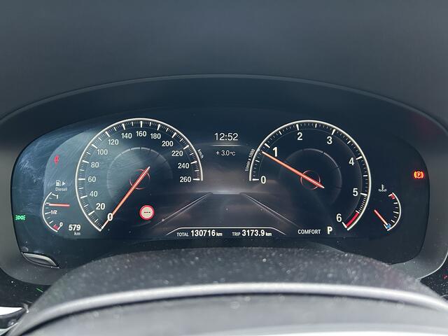 BMW 5-SERIE Touring 520d High Executive 50% deal 17.475,- ACTIE M-Pakket / Virtual display / Stoel verwarming & verkoeling / Carplay / Memory