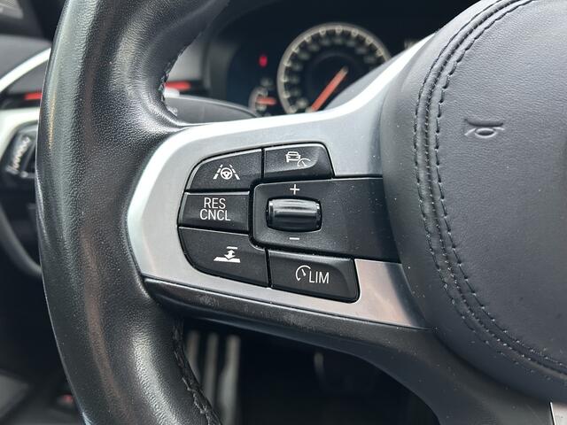 BMW 5-SERIE Touring 520d High Executive 50% deal 17.475,- ACTIE M-Pakket / Virtual display / Stoel verwarming & verkoeling / Carplay / Memory