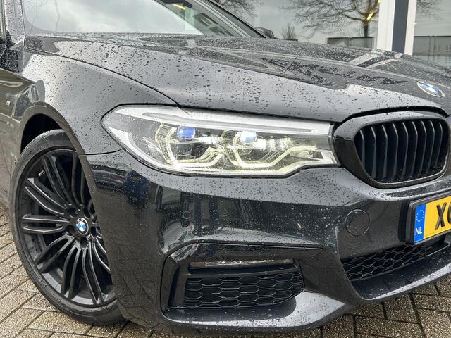 BMW 5-SERIE Touring 520d High Executive 50% deal 17.475,- ACTIE M-Pakket / Virtual display / Stoel verwarming & verkoeling / Carplay / Memory