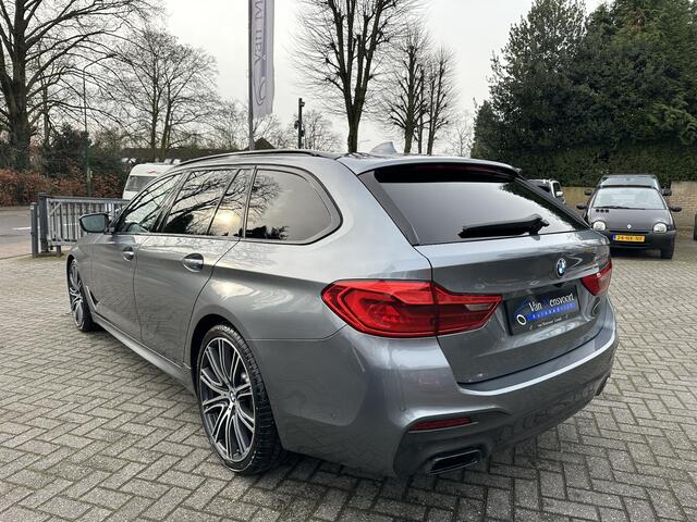 BMW 5-SERIE Touring M550d xDrive High Executive Memory|Comfortstoel|Camera|CarPlay