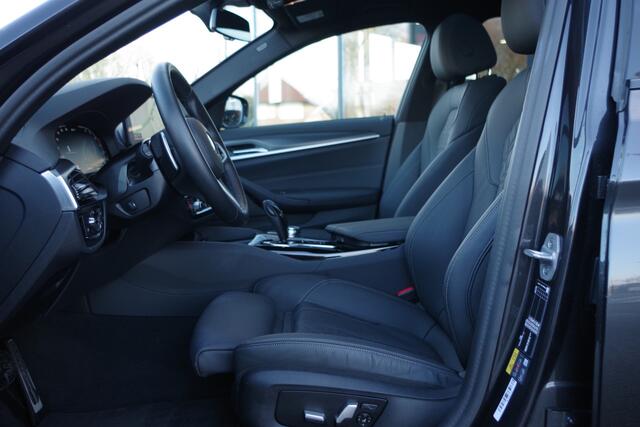BMW 5-SERIE Touring 530e 293 PK M-Sport Business Edition Plus, Panoramadak, Elek. Trekhaak, Leder, Head-Up