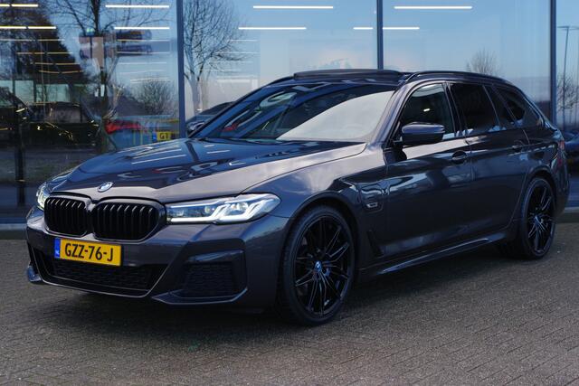 BMW 5-SERIE Touring 530e 293 PK M-Sport Business Edition Plus, Panoramadak, Elek. Trekhaak, Leder, Head-Up