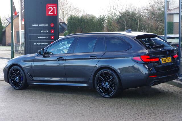 BMW 5-SERIE Touring 530e 293 PK M-Sport Business Edition Plus, Panoramadak, Elek. Trekhaak, Leder, Head-Up