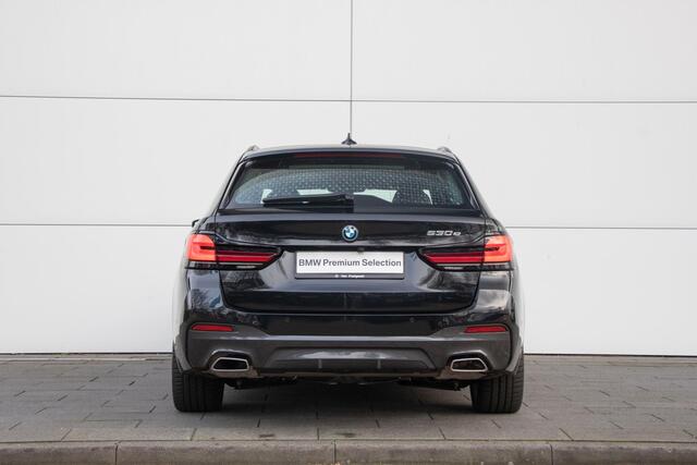 BMW 5-SERIE Touring 530e Business Edition Plus | M-Sport | Panoramadak elektrisch | Selections