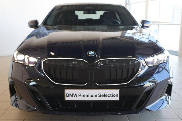 BMW 5-SERIE Sedan 520i | M Sportpakket Pro | Innovation Pack | Travel Pack