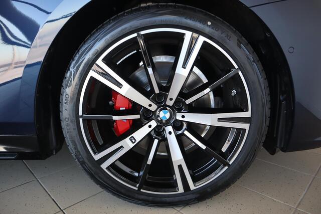 BMW 5-SERIE Sedan 520i | M Sportpakket Pro | Innovation Pack | Travel Pack